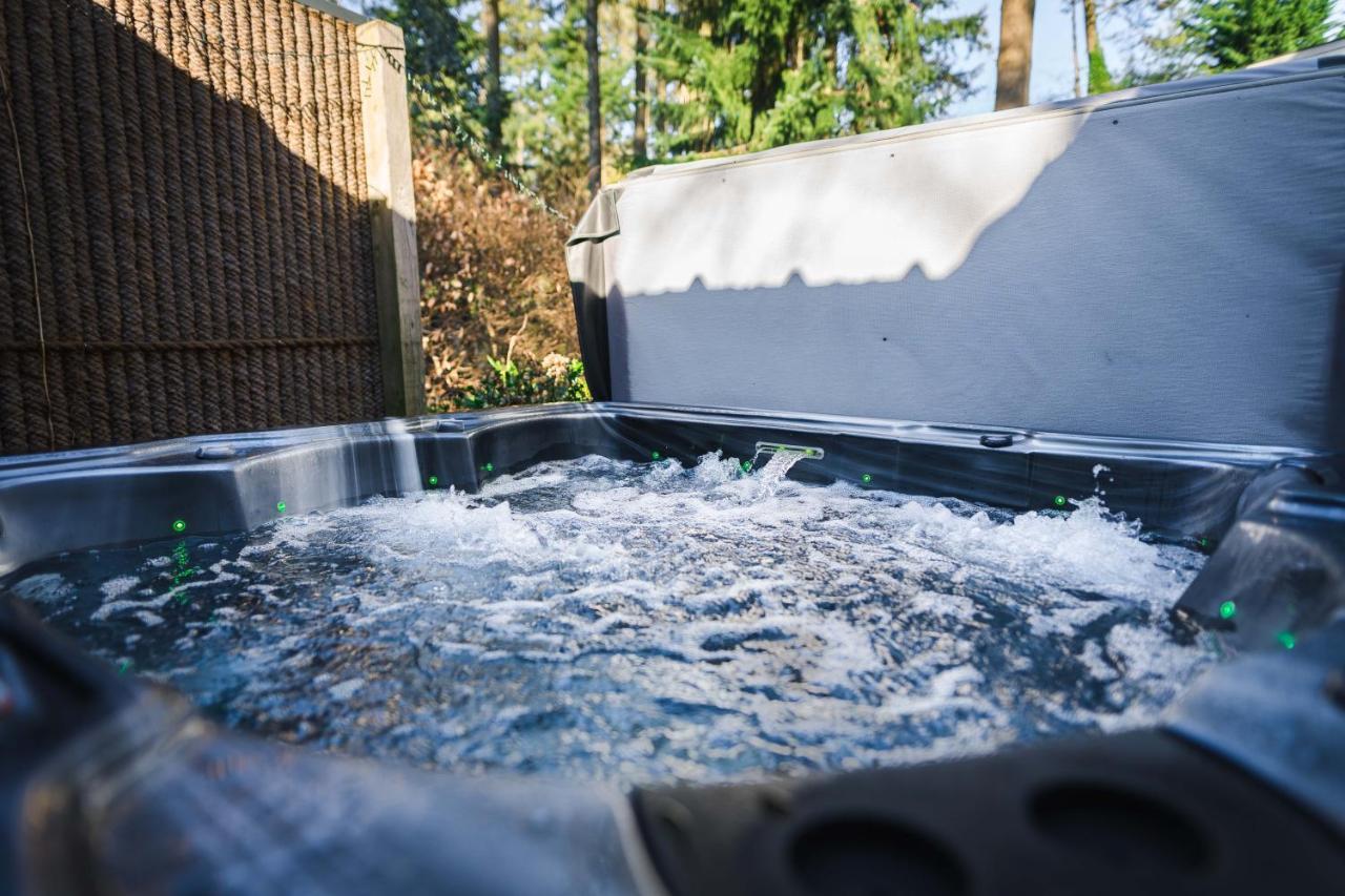 Luxe Vakantiehuis In Het Bos Met Jacuzzi En Sauna Лунтерен Екстериор снимка
