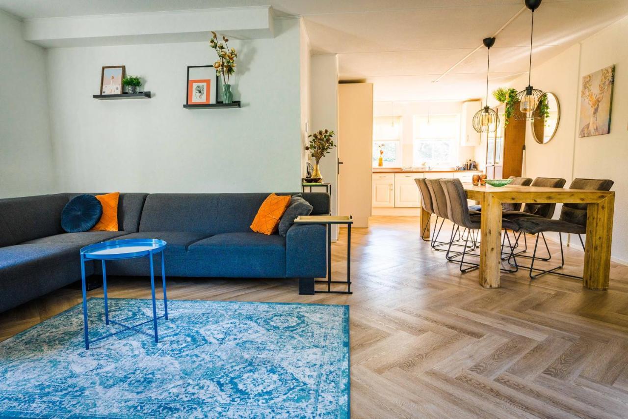 Luxe Vakantiehuis In Het Bos Met Jacuzzi En Sauna Лунтерен Екстериор снимка