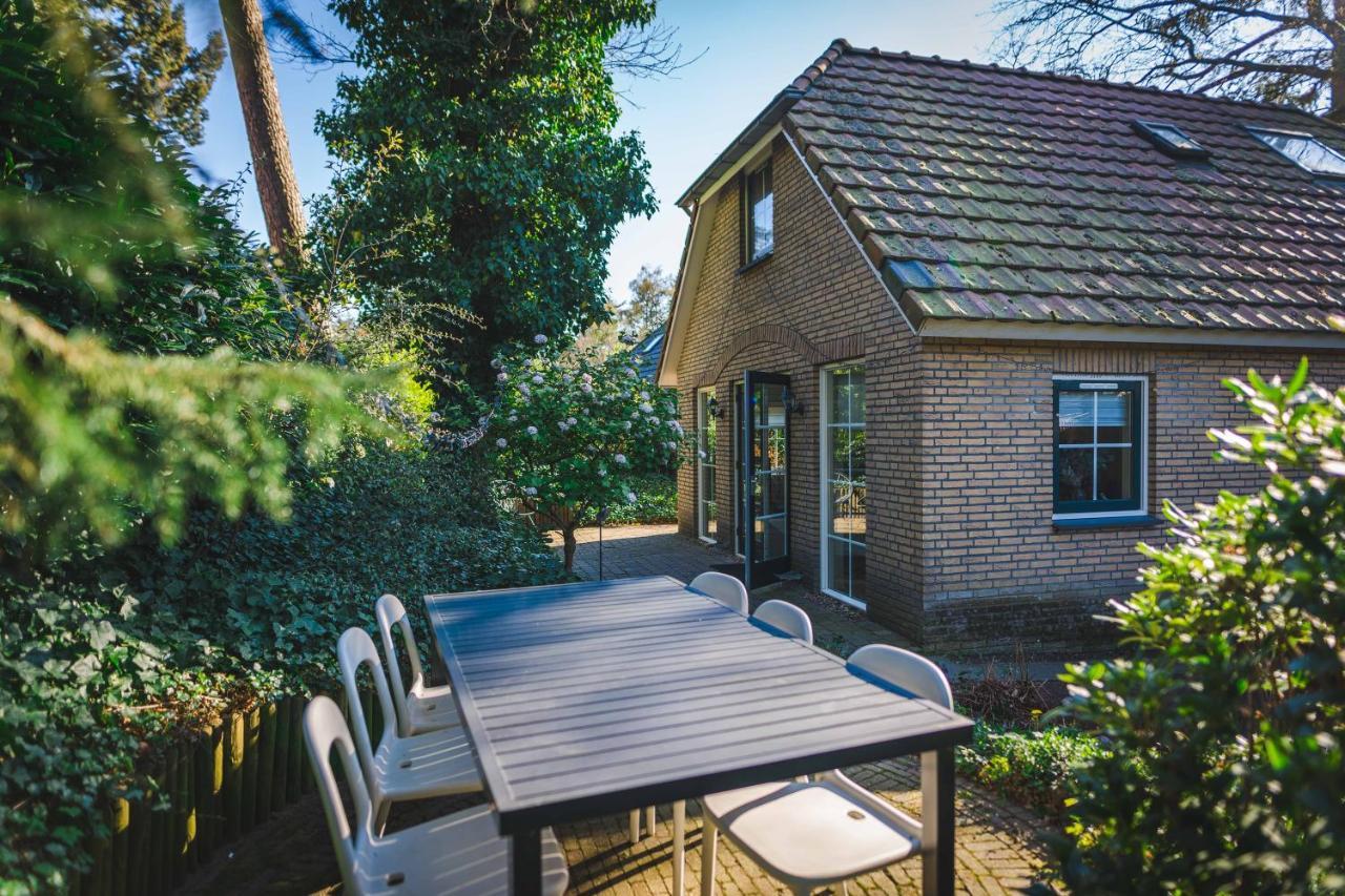 Luxe Vakantiehuis In Het Bos Met Jacuzzi En Sauna Лунтерен Екстериор снимка
