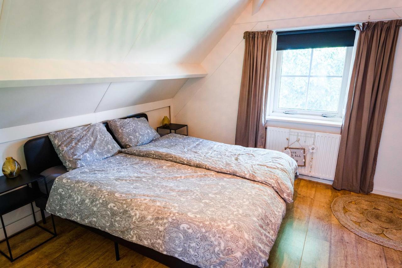 Luxe Vakantiehuis In Het Bos Met Jacuzzi En Sauna Лунтерен Екстериор снимка