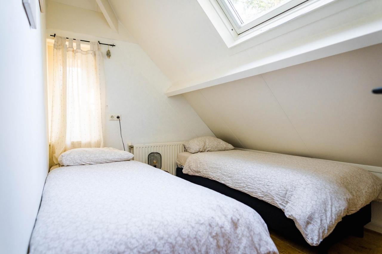 Luxe Vakantiehuis In Het Bos Met Jacuzzi En Sauna Лунтерен Екстериор снимка