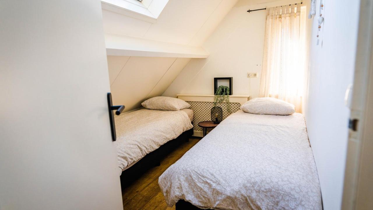 Luxe Vakantiehuis In Het Bos Met Jacuzzi En Sauna Лунтерен Екстериор снимка